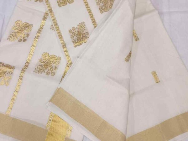 Kuthampully Handlooms Kasavu Saree