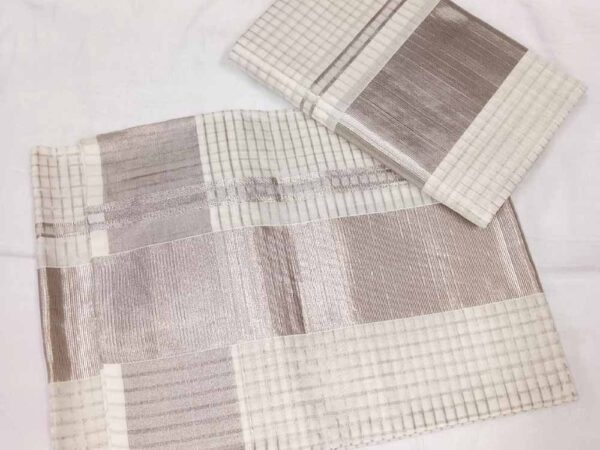 Kuthampully Silver checkered Set Mundu